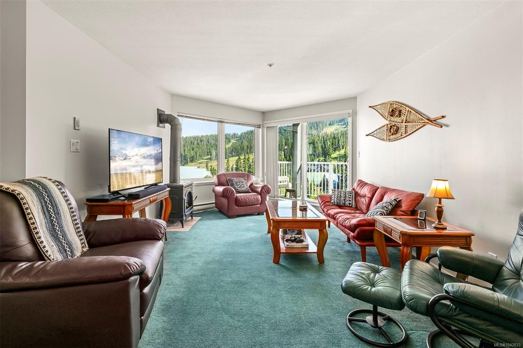Fifth View of 1320 Henry Rd, BLUEBERRY HILL, Courtenay, BC, V9J 1L0