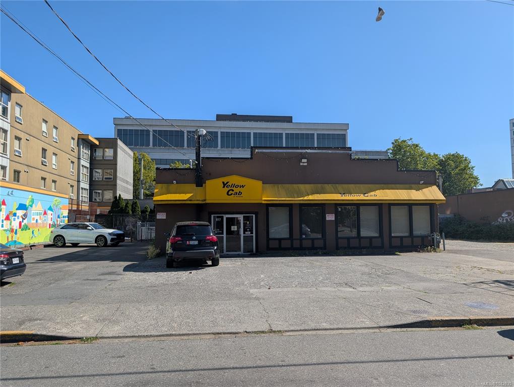 Second View of 817 Fisgard St, Victoria, BC, V8V 3K4