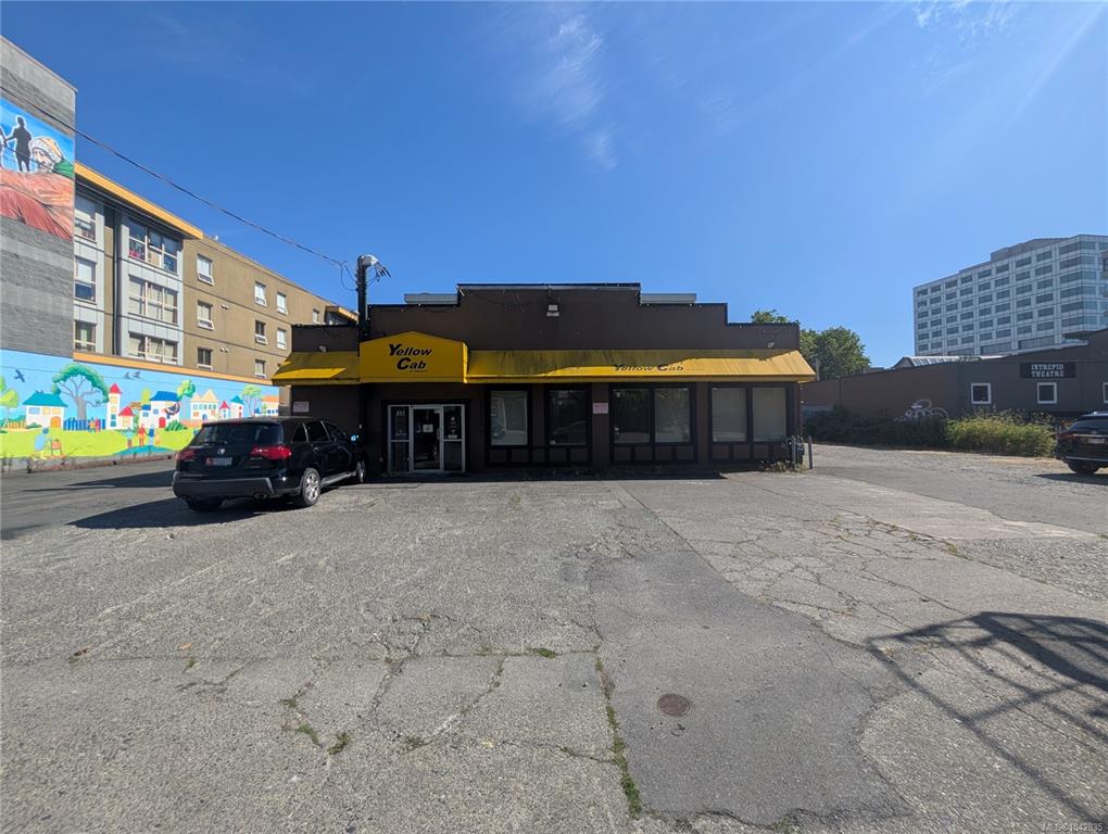 Third View of 817 Fisgard St, Victoria, BC, V8V 3K4
