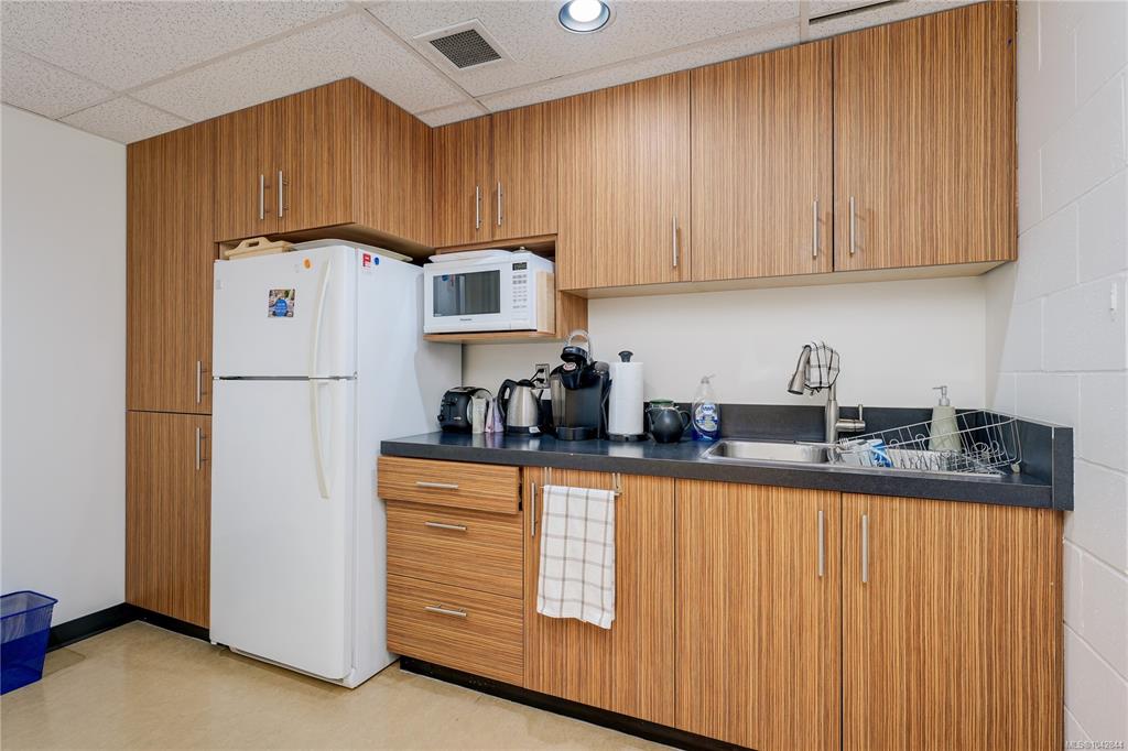 Fifth View of 19 Dallas Rd, Victoria, BC, V8V 1B4