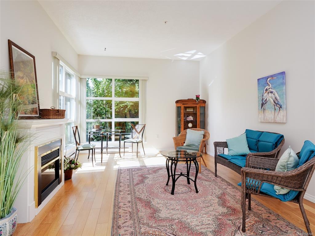 Third View of 455 Kingston St, Victoria, BC, V8V 1V8