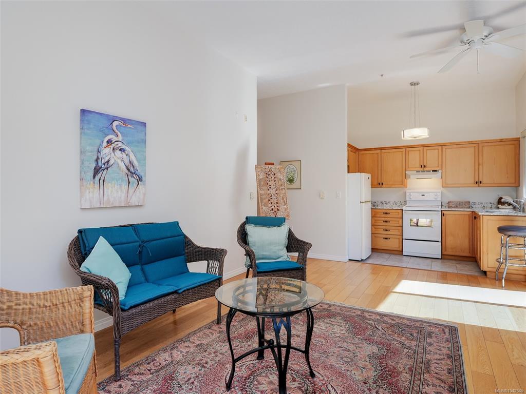 Fifth View of 455 Kingston St, Victoria, BC, V8V 1V8