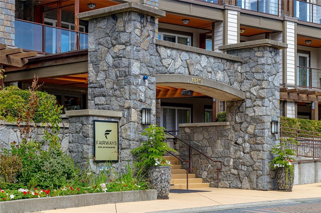Third View of 1376 Lynburne Pl, Fairways Hotel, Langford, BC, V8S 3J6
