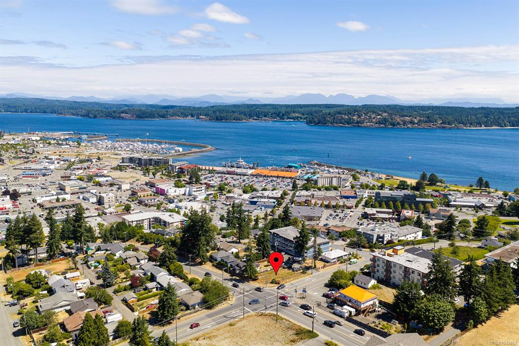 Second View of 901 Dogwood St, Campbell River, BC, V9W 2X6