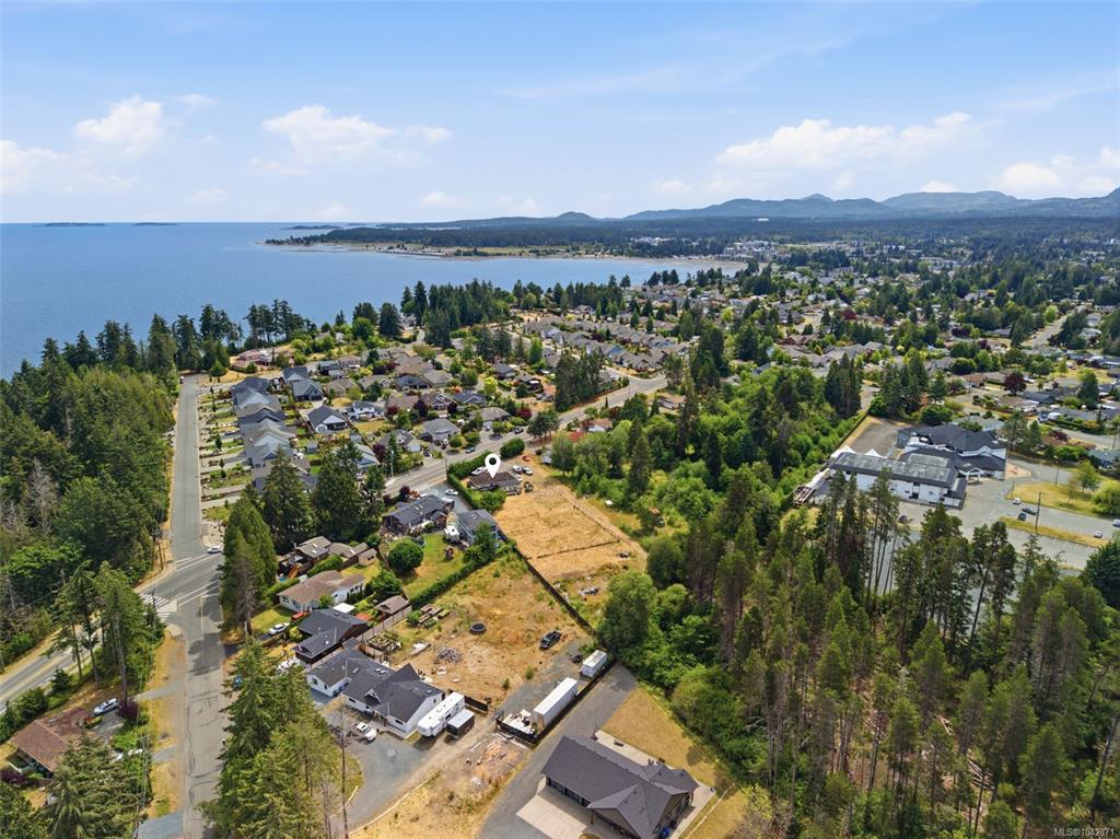 Third View of 617 Temple St, Parksville, BC, V9P 1A5