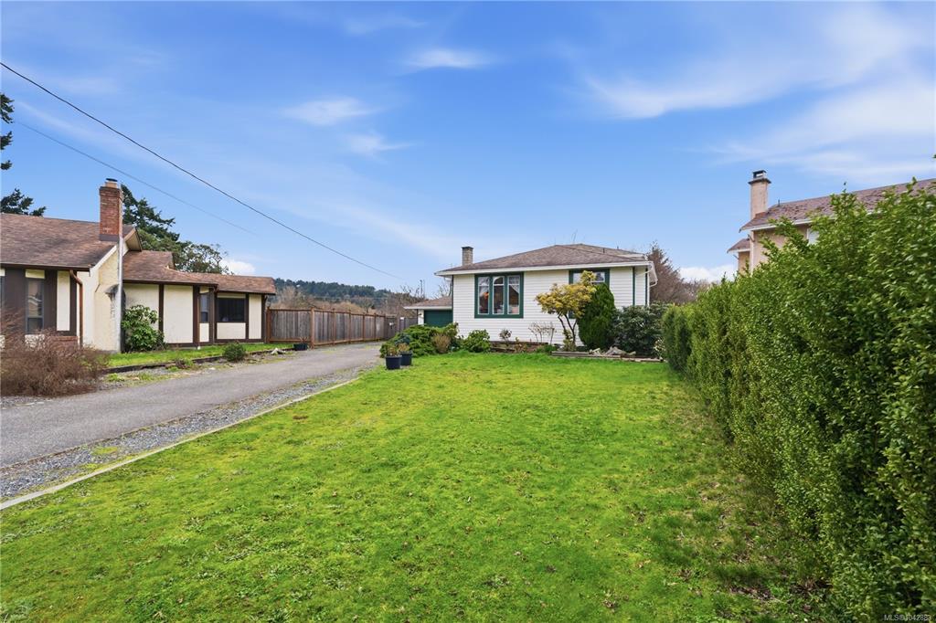 2829 Pickford Rd, 1042883, BC,
