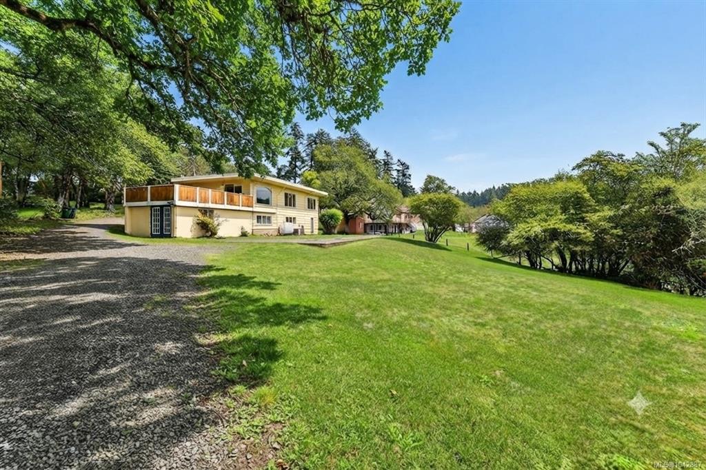 Fourth View of 4589 Scarborough Rd, Saanich, BC, V8Z 5N6