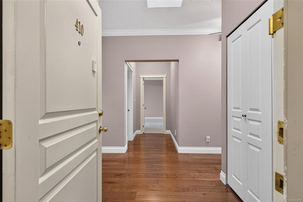 Third View of 220 Island Hwy W, Waterford Place, Parksville, BC, V9P 2P3