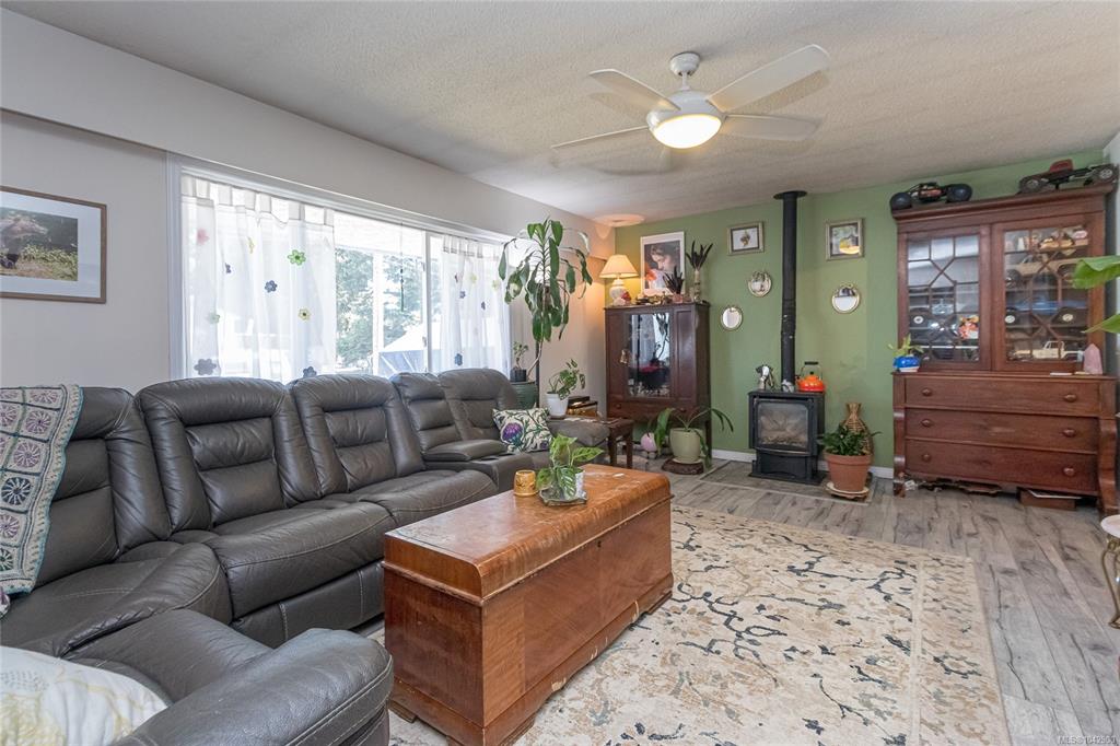 Fifth View of 940 Terlane Ave, Langford, BC, V9B 2M9