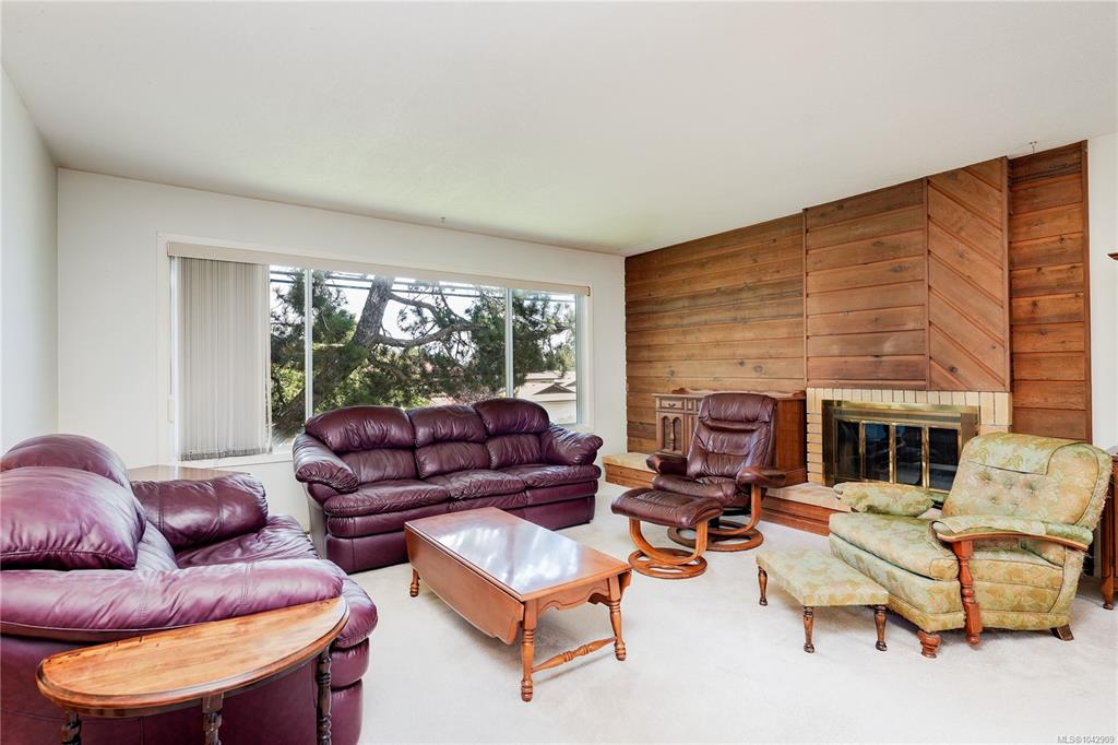 Third View of 4405 Tyndall Ave, Saanich, BC, V8N 3S3