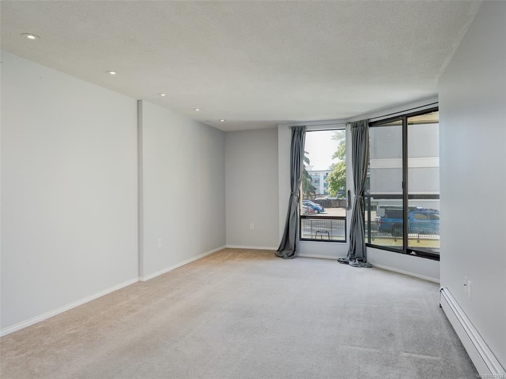 Fifth View of 1745 Leighton Rd, Harrington House, Victoria, BC, V8R 6R6
