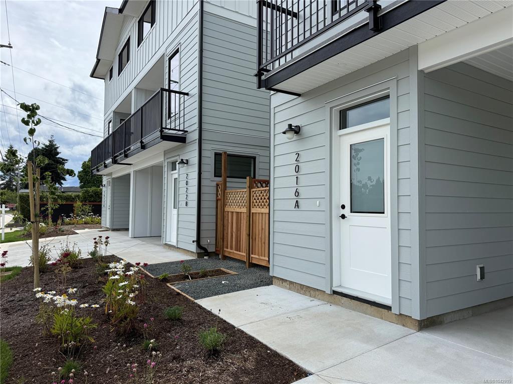 Second View of 2016 A Galerno Rd, Willow Crossing, Campbell River, BC, V9W 0A2