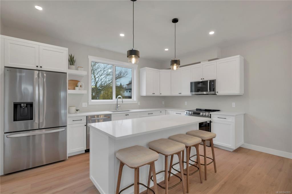Fifth View of 2016 A Galerno Rd, Willow Crossing, Campbell River, BC, V9W 0A2