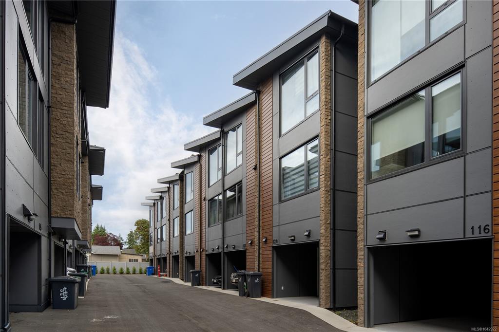 Third View of 916 Orono Ave, Langford, BC, V9B 2T9