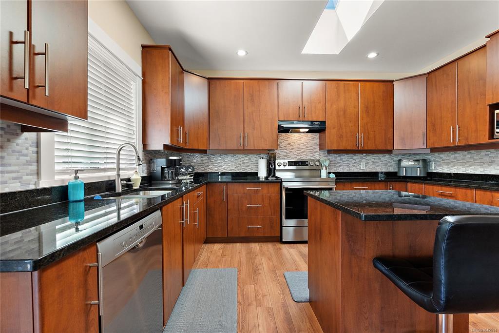 Fifth View of 2364 Chilco Rd, View Royal, BC, V9B 0N7