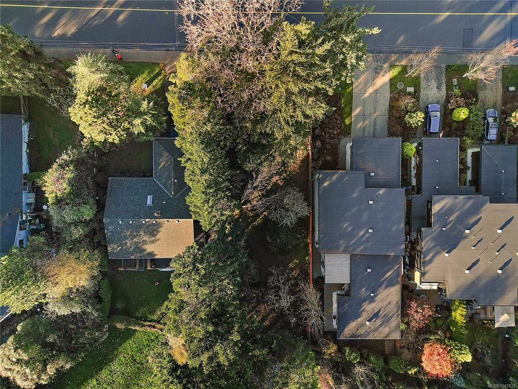 Third View of 10211 Resthaven Dr, Sidney, BC, V8L 3H2
