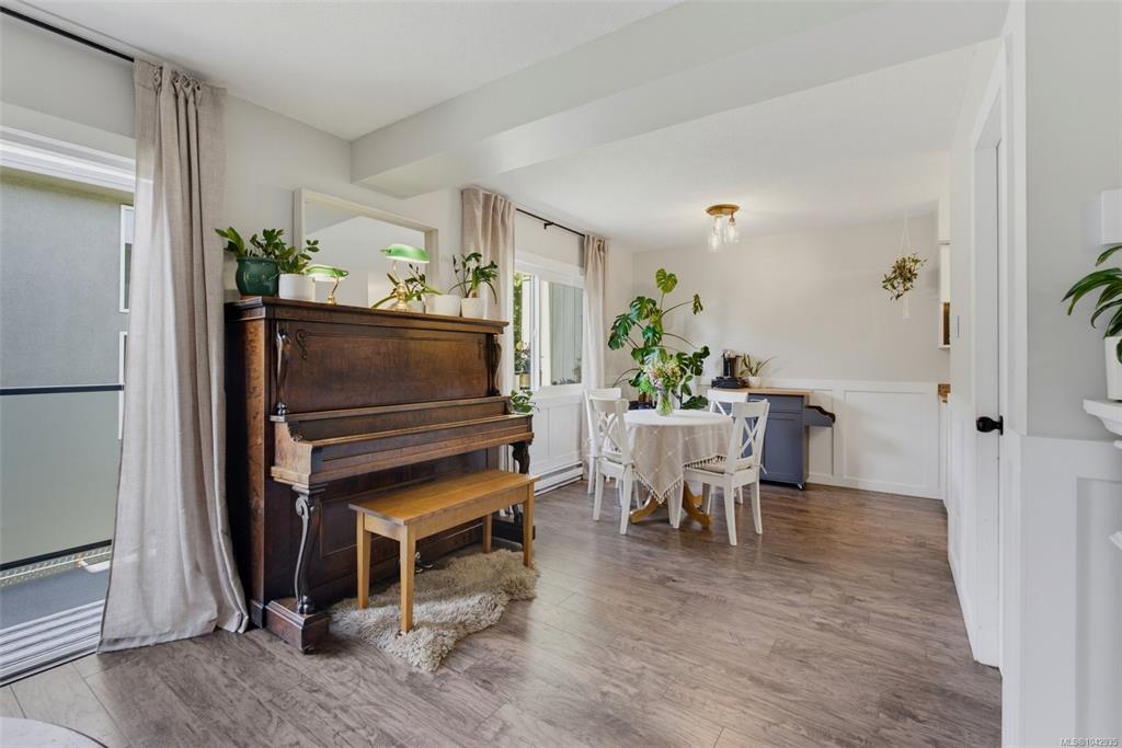 Fourth View of 477 Lampson St, Esquimalt, BC, V9A 5Z4