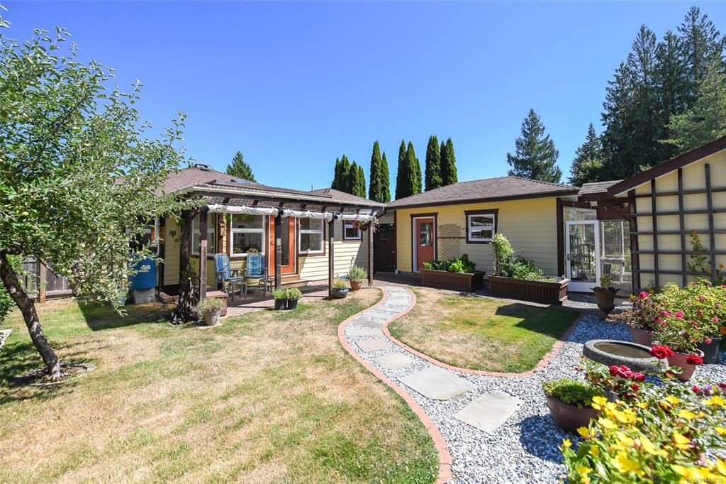 Fourth View of 2849 Penrith Ave, Cumberland, BC, V0R 1S0
