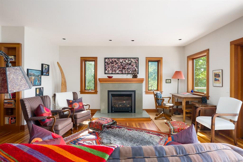 Fifth View of 10994 Madrona Dr, North Saanich, BC, V8L 5R7