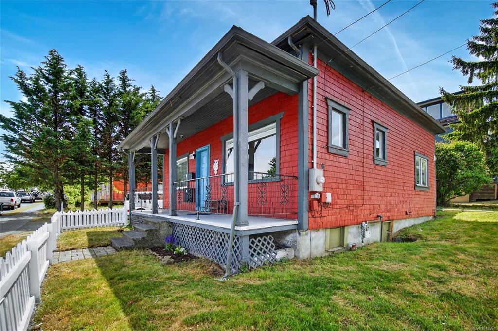 Fourth View of 203 Prideaux St, Nanaimo, BC, V9R 2M9