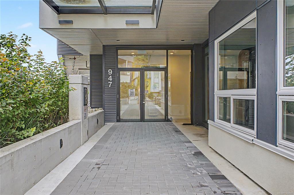 Fifth View of 947 Whirlaway Cres, Langford, BC, V9B 6Z9