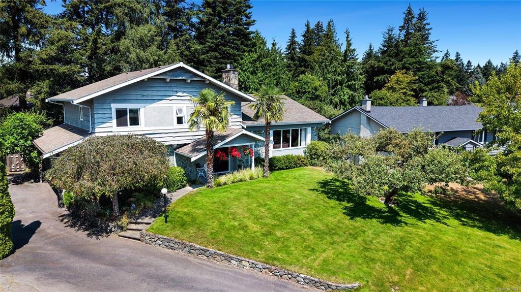 Third View of 4052 Ebony Pl, Saanich, BC, V8N 3Y9