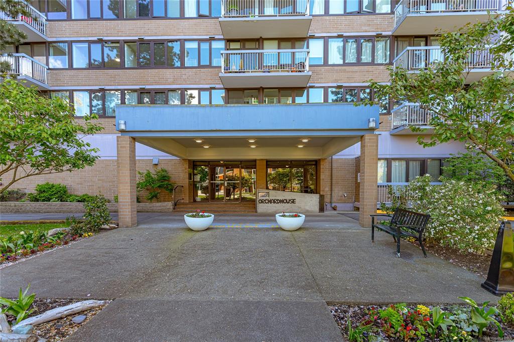 Fourth View of 647 Michigan St, Victoria, BC, V8V 1S9