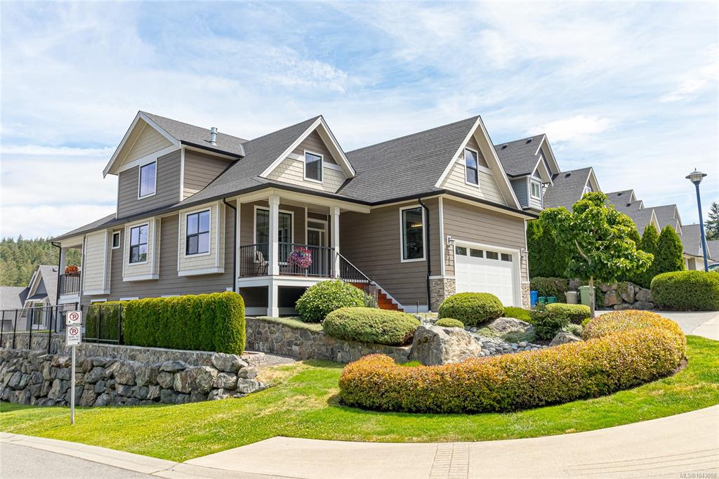 832 Ashbury Ave, 1043008, BC,