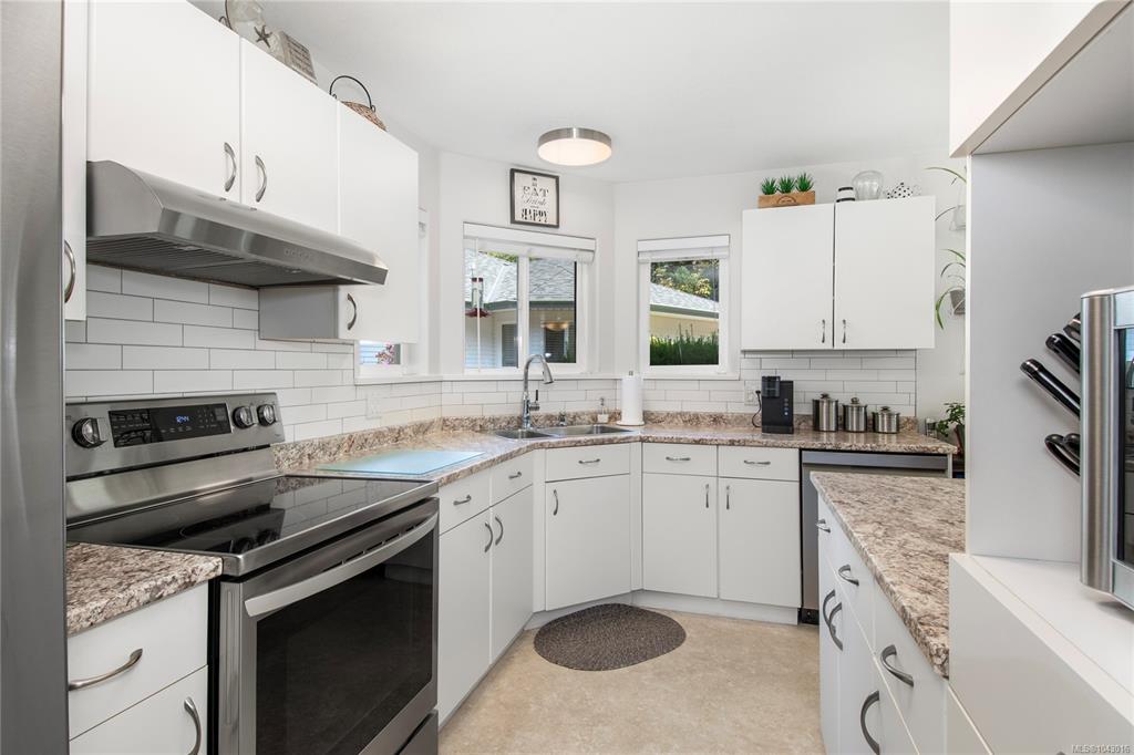 Third View of 396 Harrogate Rd, Pacific Meadows, Campbell River, BC, V9W 1W2