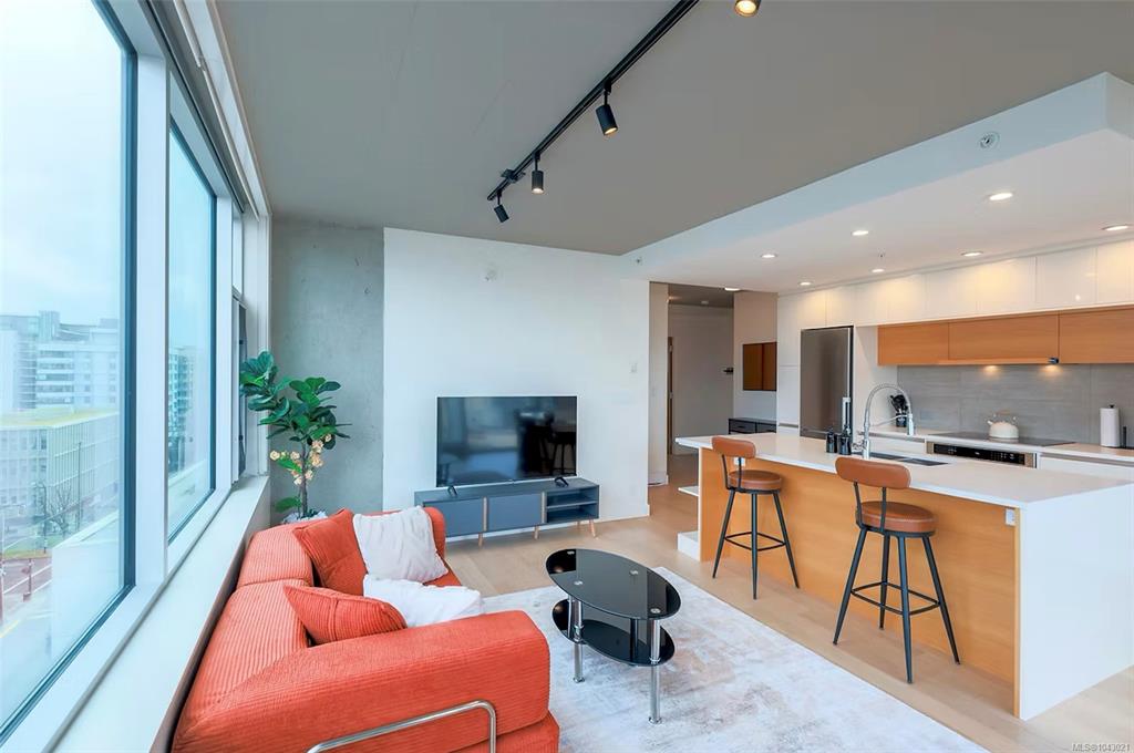 Fourth View of 989 Johnson St, Victoria, BC, V8V 0E3