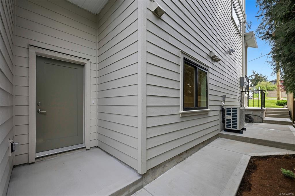 Fifth View of 4016 Wiseton St, Saanich, BC, V8Z 4M7