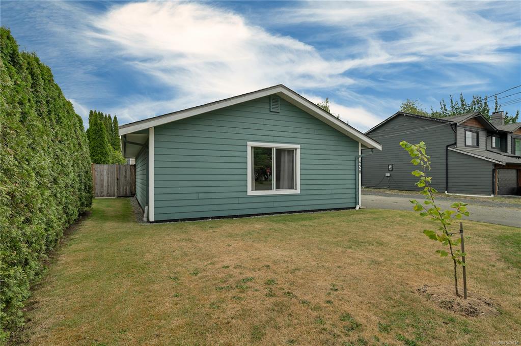Third View of 428 Raza Pl, Campbell River, BC, V9W 6T3