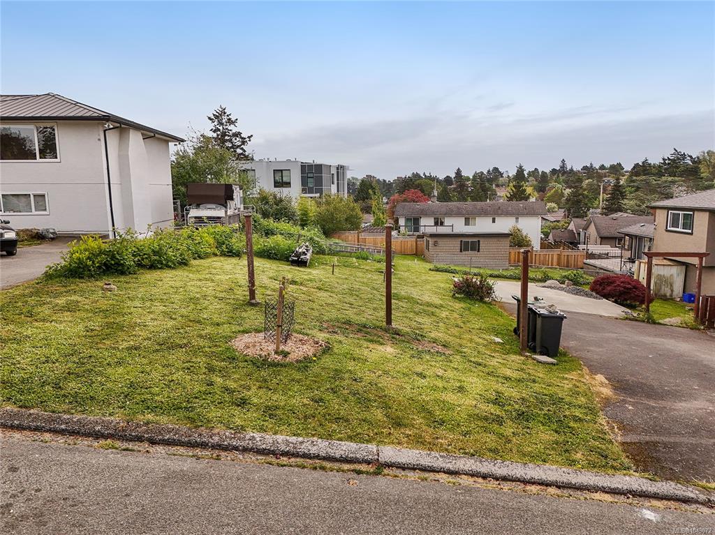 Fourth View of 1079 Gosper Cres, Esquimalt, BC, V9A 4J2