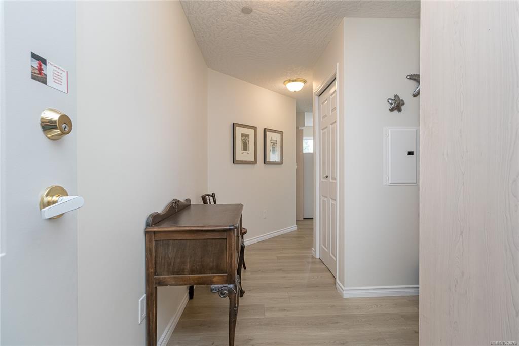 Fifth View of 1070 Southgate St, Minton House, Victoria, BC, V8V 2Z2