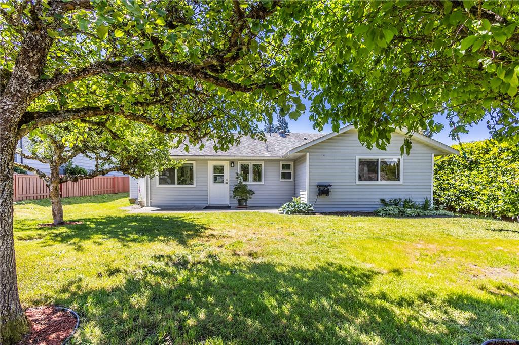 Fifth View of 2638 Ernhill Dr, Langford, BC, V9C 3N7