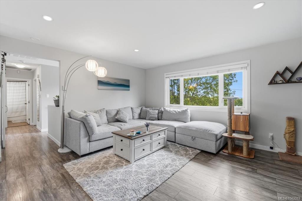 Fourth View of 825 Dogwood Rd, Nanaimo, BC, V9R 3C2