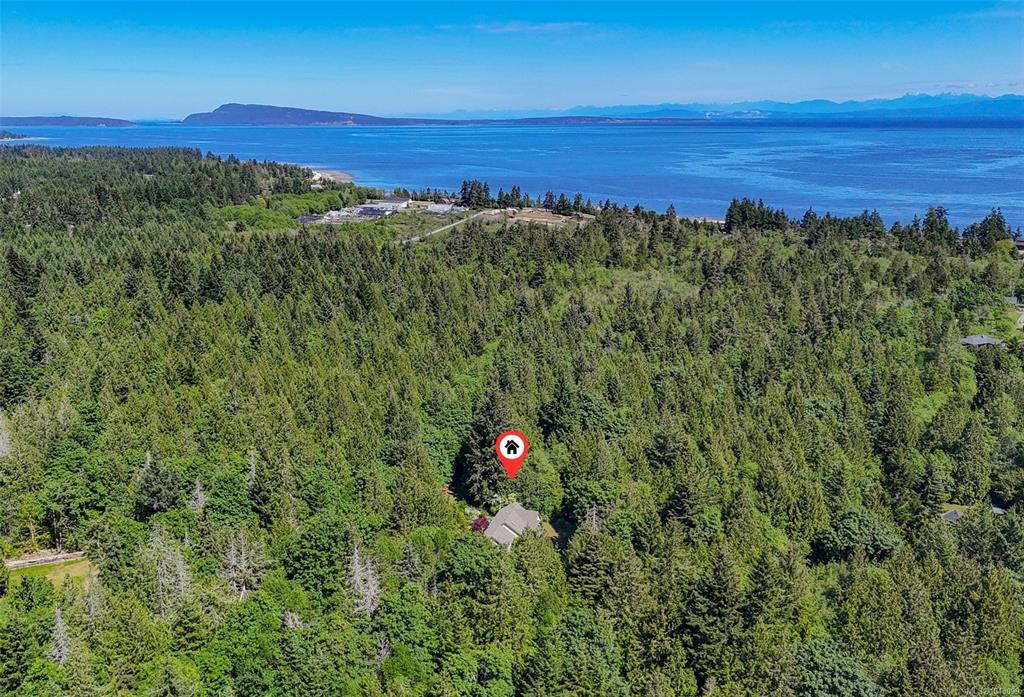Third View of 278 Grovehill Rd, Qualicum Beach, BC, V9K 2L9