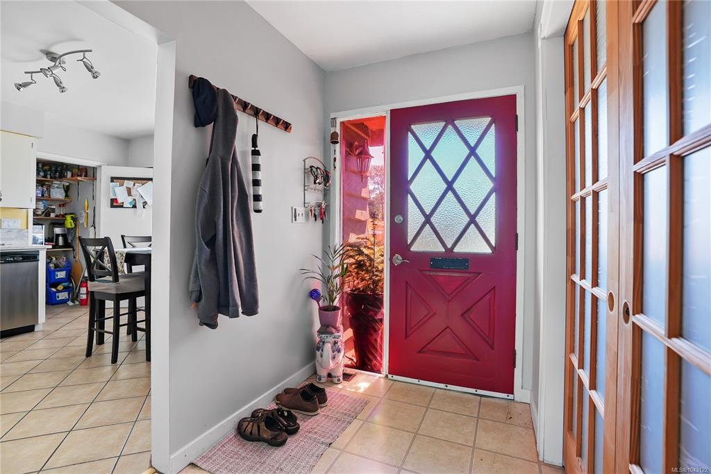 Third View of 9376 Maryland Dr, Sidney, BC, V8L 2R3