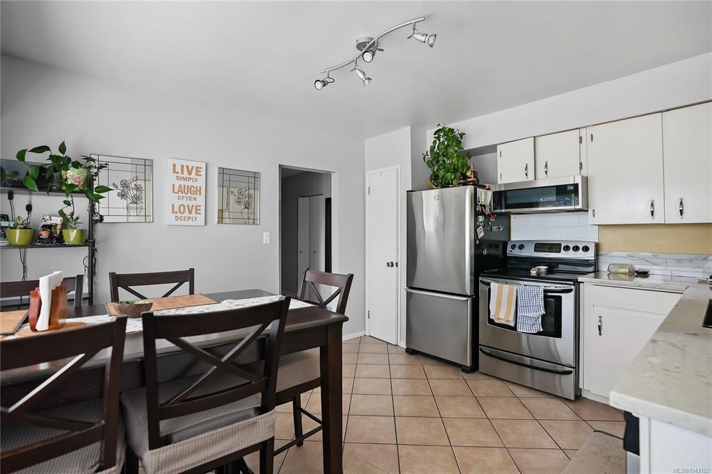 Fourth View of 9376 Maryland Dr, Sidney, BC, V8L 2R3
