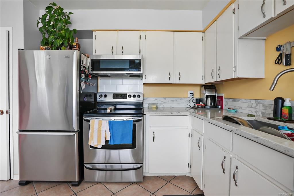 Fifth View of 9376 Maryland Dr, Sidney, BC, V8L 2R3