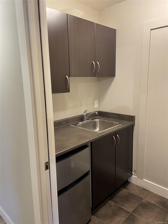 Fourth View of 485 Garbally Rd, Victoria, BC, V8T 4T3