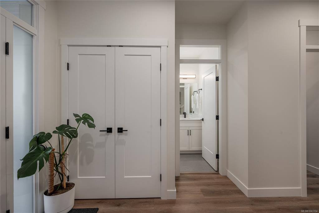 Fourth View of 940 Craig Rd, Ladysmith, BC, V9G 2C4