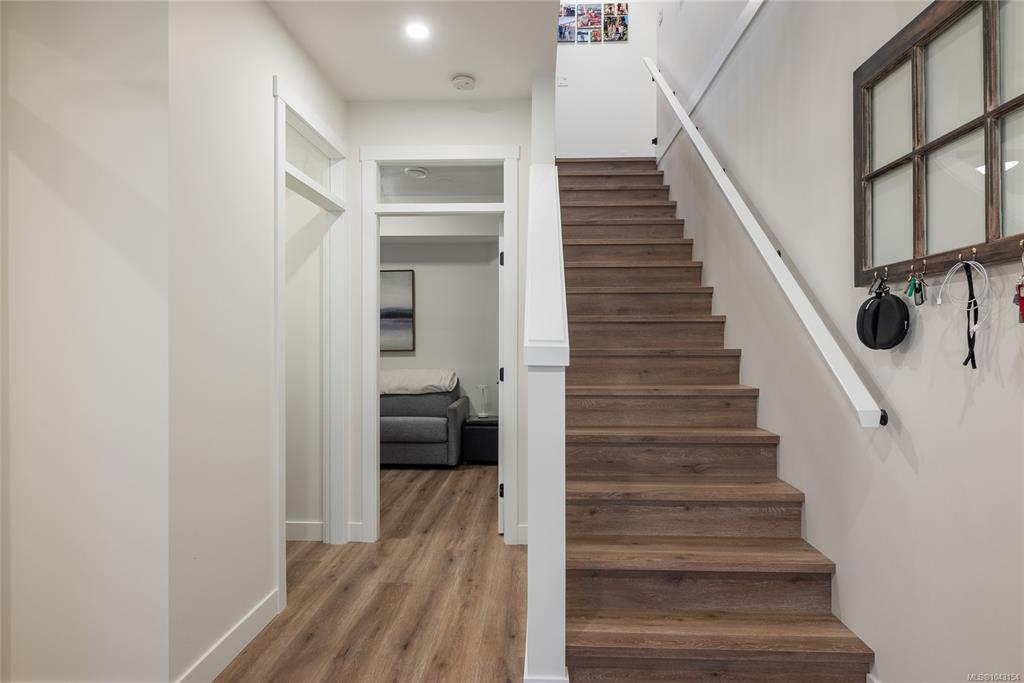 Fifth View of 940 Craig Rd, Ladysmith, BC, V9G 2C4