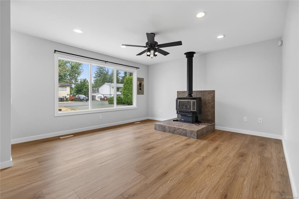 Fifth View of 378 Denman St, Comox, BC, V9M 3A8