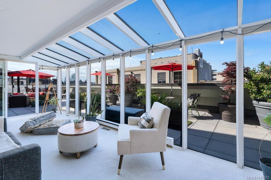 Fifth View of 525 Broughton St, Victoria, BC, V8W 3E2