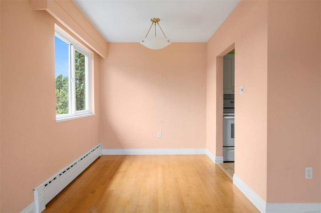 Fifth View of 1270 Beach Dr, Vista Towers, Oak Bay, BC, V8S 2N3