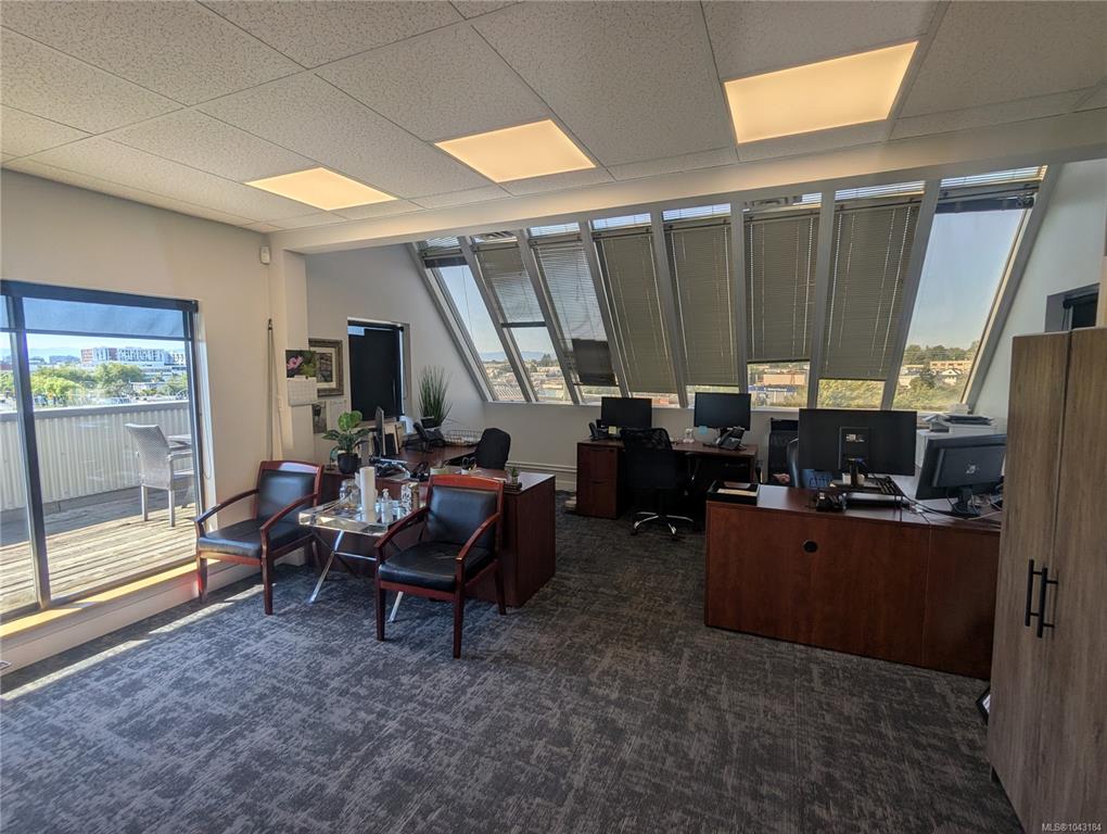 Fifth View of 3301 Douglas St, Saanich, BC, V8Z 3L2