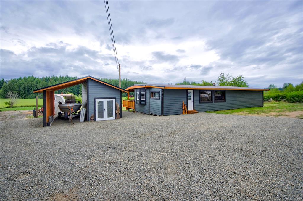 Third View of 5975 Island Hwy N, Merville, BC, V9J 1T4