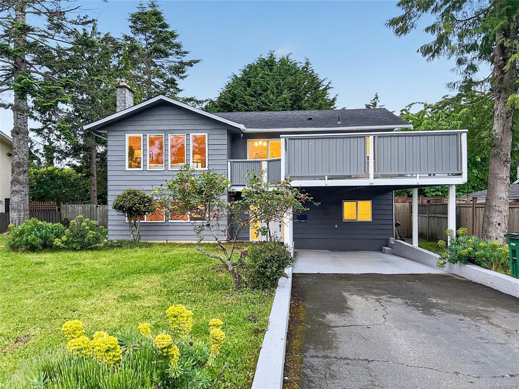 Second View of 4378 Torrington Pl, Saanich, BC, V8N 4T8