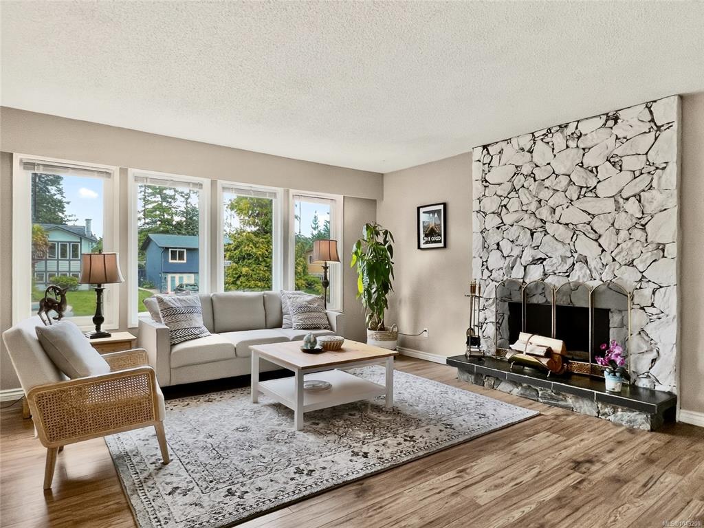 Fourth View of 4378 Torrington Pl, Saanich, BC, V8N 4T8
